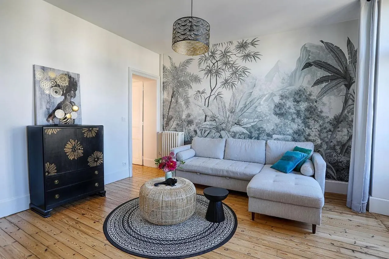 Residence L'Aristide : Appartement Naomi Auray France